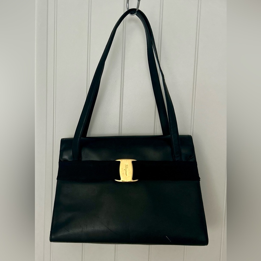 Versatile and sophisticated Salvatore
Ferragamo handbag